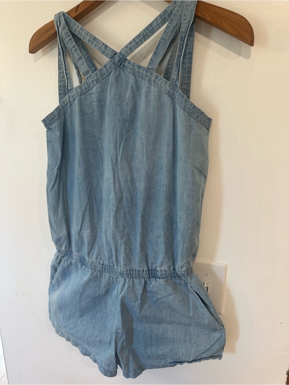 Fabletics Liza Chambray Romper Women's Size XS Light Wash Crossback Sleeveless - Picture 3 of 7